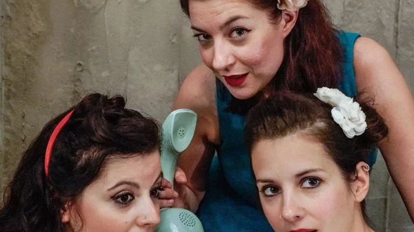 Οι Les Trois Femmes μας ταξιδεύουν στη χρυσή εποχή του Μεσοπολέμου