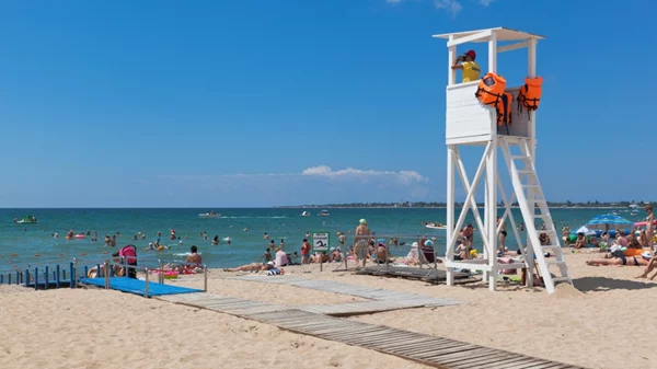 Υπερκαλύφθηκε ο διαθέσιμος προϋπολογισμός για τη δράση "Βελτίωση και τροποποίηση της προσβασιμότητας στις ελληνικές παραλίες"