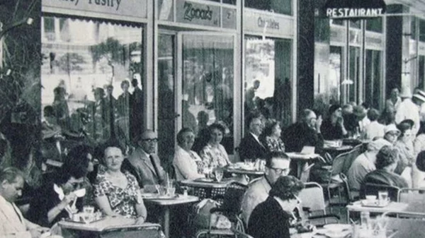 Ιστορικά Καφενεία της Αθήνας: Τα στέκια των λογοτεχνών