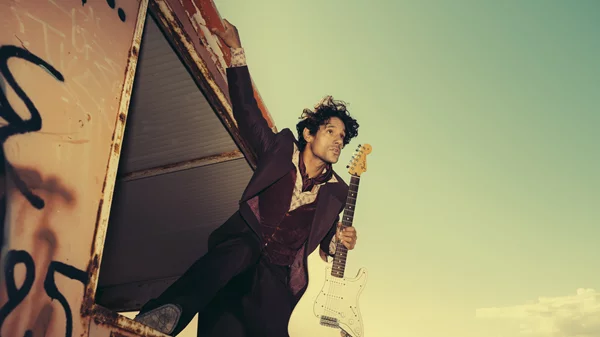 Κυκλοφορεί το digital album του "Τυχαίου θανάτου ενός αναρχικού"