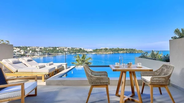 "Castello Infinity Suites": Ιδανικό μέρος για άνεση και χαλάρωση στο ιστορικό ψαροχώρι της Αγίας Πελαγίας