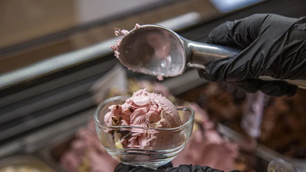 Κρέμα: Για παγωτό στο νέο gelato spot της Ηλιούπολης