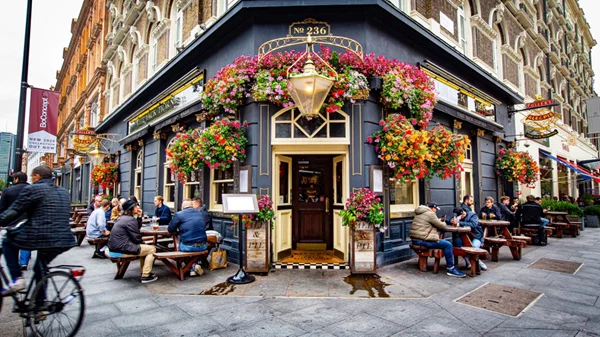 Θα σωθεί η pub - και γιατί μας αφορά;