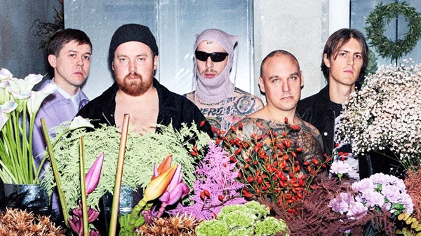 Τον Ιούλιο μεταφέρεται το live των Viagra Boys