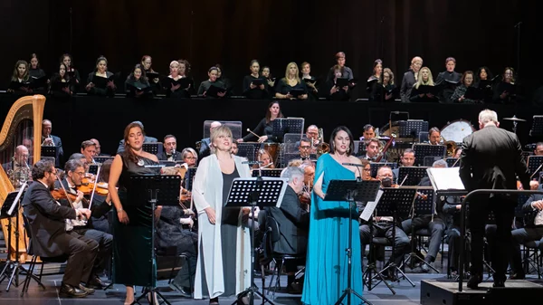 Τρεις θαυμάσιες μουσικές βραδιές με αποτύπωμα ευελιξίας και ικανοτήτων του αρχιμουσικού Νίκου Βασιλείου