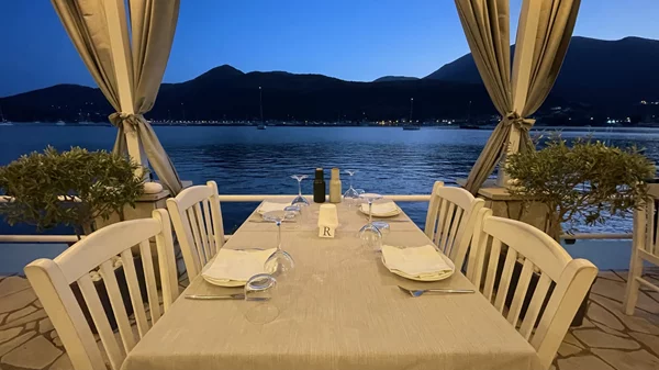 S. Pellegrino: Μας καλωσορίζει στο "Sea Side" στη Λευκάδα