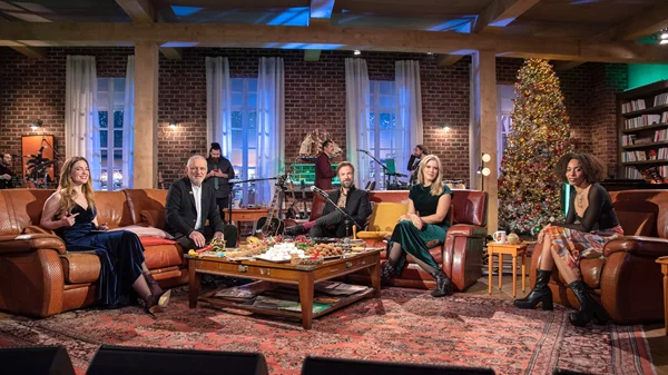 Γιορτινό "Μουσικό Κουτί" με Κωστή Μαραβέγια, Νίνα Μαζάνη και Ξένια Ντάνια