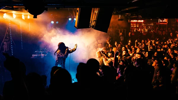 Billy Woods στο "An Club": Ο συγγραφέας και το μικρόφωνο