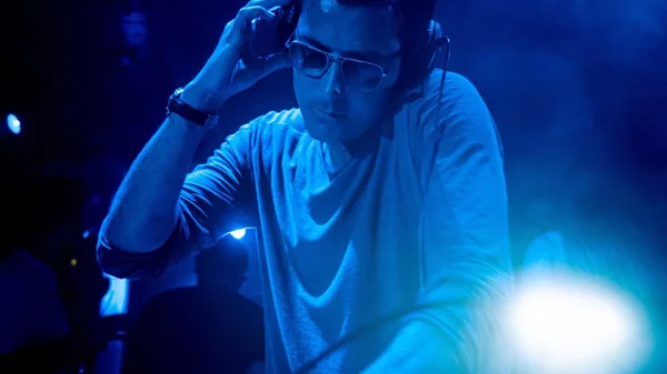 Το esthete concept του Αλέξανδρου Χριστόπουλου  για πρώτη φορά στο "FLOOR Athens"