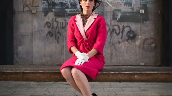 "The Suit": Η Τζάκι Κένεντι ξαναζωντανεύει μέσα από μια χορευτική περφόρμανς