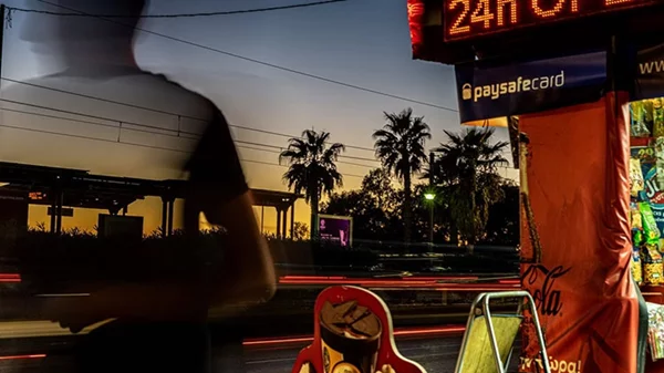 Βλέποντας την πόλη με άλλο μάτι μέσα από το πρότζεκτ "Momentary Lapse of Α Shutter"