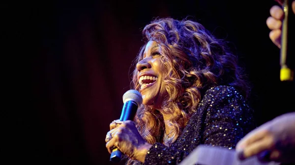 Ο Παβαρότι και η Γκλόρια Γκέινορ στην ΕΡΤ2