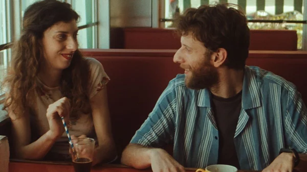 Big Shorts: Η φιλμογραφία του σκηνοθετικού διδύμου των Λήδας Βαρτζιώτη και Δημήτρη Τσακαλέα στο Cinobo