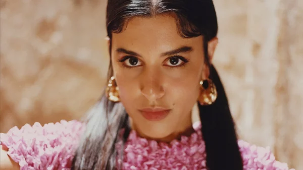 H Μαρίνα Σάττι σε ένα μουσικό οδοιπορικό στους ήχους της ελληνικής επαρχίας