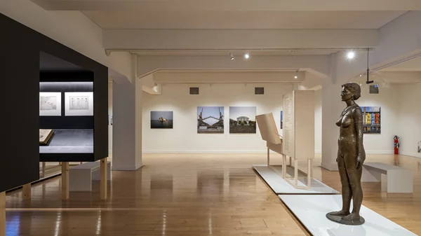 Η μυστηριακή πλευρά της Ελευσίνας αποκαλύπτεται μέσα από το "Ωμό Μουσείο" στο Μπενάκη