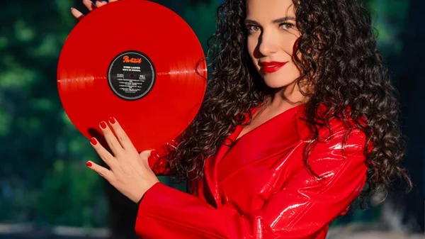 Η playlist της εβδομάδας από τη Φωτεινή Δάρρα