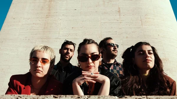 Οι The Bad Poetry Social Club θα είναι εδώ "μέχρι να είναι η εξαίρεση αυτοί που δεν ξέρουν τι σημαίνει spoken word"