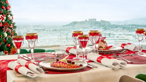 "St. George Lycabettus":  Το πιο γιορτινό lifestyle με πανοραμική θέα