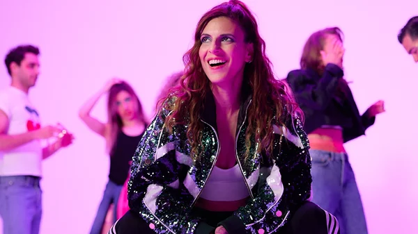 Μια playlist βγαλμένη από 80s της Angelika Dusk