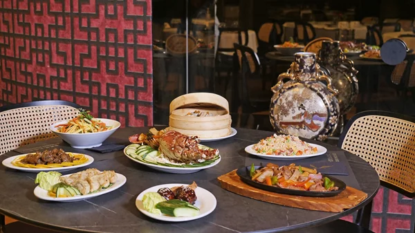 Το "Golden Phoenix" στην Κηφισιά δεν είναι απλά ένα εμβληματικό εστιατόριο Ασιατικής Κουζίνας