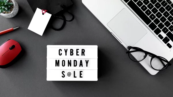 Cyber Monday: Η ημέρα των online προσφορών και εκπτώσεων