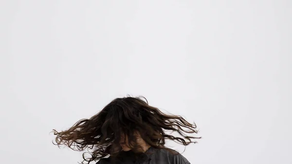 Η performance χορού Mute αναζητά το ίχνος της μουσικής όταν μας στερείται η μουσική