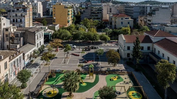 Το Μεταξουργείο απέκτησε μια νέα, σύγχρονη και πλήρως εξοπλισμένη παιδική χαρά