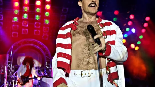 "A  Night of Queen" στο Faliro Summer Theater από τους Bohemians