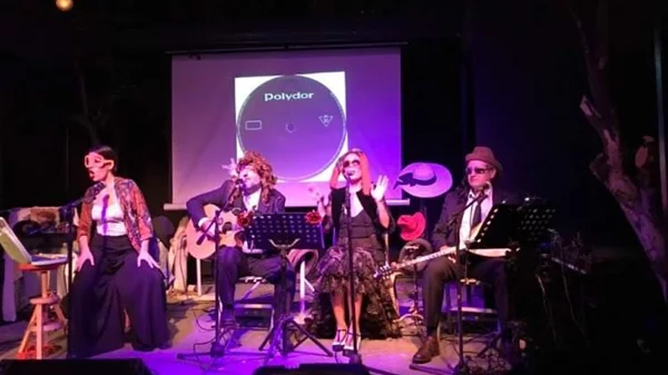 Μουσικοθεατρική παράσταση στον Ιανό με τη Μάνια Παπαδημητρίου "Ο Πατέρας μου η Αθήνα"