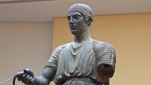 "Ο Ηνίοχος των Δελφών και τα χάλκινα μνημειακά αγάλματα" στη Γαλλική Σχολή Αθηνών