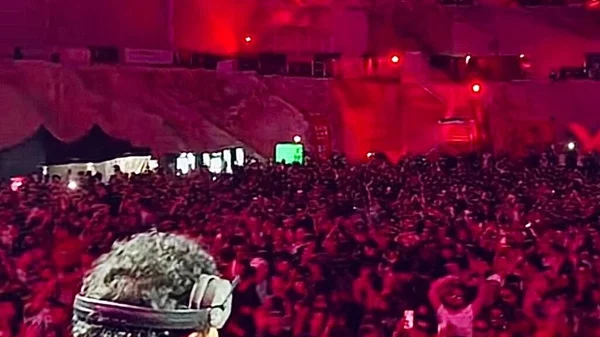 "Adriatique present X" στα Λατομεία του Διονύσου: Καθηλωτικό venue, εντυπωσιακό show αλλά και απογοήτευση