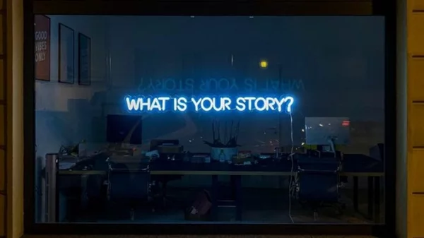 Διαδικτυακά μαθήματα δημιουργικής γραφής με τον Βαγγέλη Χατζηγιαννίδη