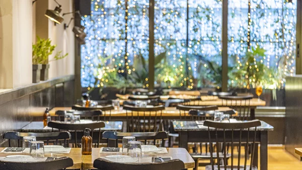 Μετά το θέατρο πού; "Στο "Cupola"