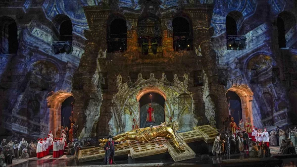 "Τόσκα": Η επιστροφή ενός πολυαγαπημένου μουσικού θρίλερ