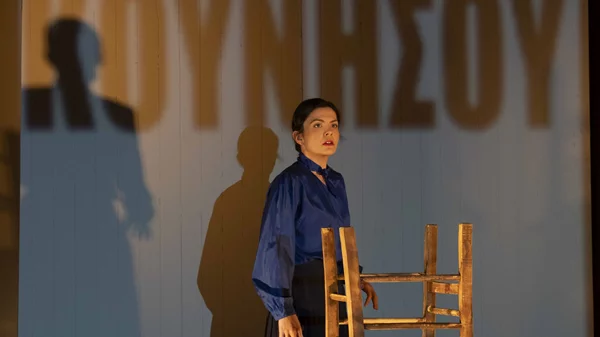 "How soon is now": Δείτε νέες φωτογραφίες από την παράσταση που αναβιώνει την ιστορία της Ελλάδας