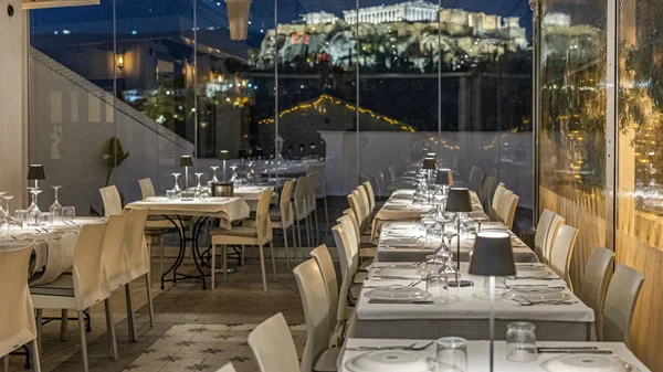 "Συν Αθηνά": Η καλύτερη θέα για after office drinks