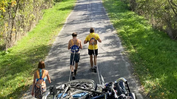 Βοηθήστε τους TimeCircus να φτάσουν στην Ελευσίνα