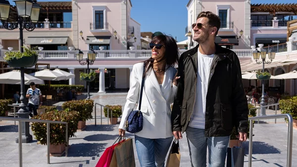 Mid-Season Offers στο Εκπτωτικό Χωριό