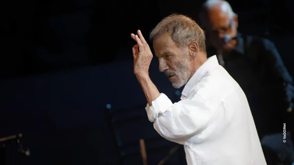 Το Παλλάς πλημμυρίζει με τις μελωδίες του Σταύρου Ξαρχάκου