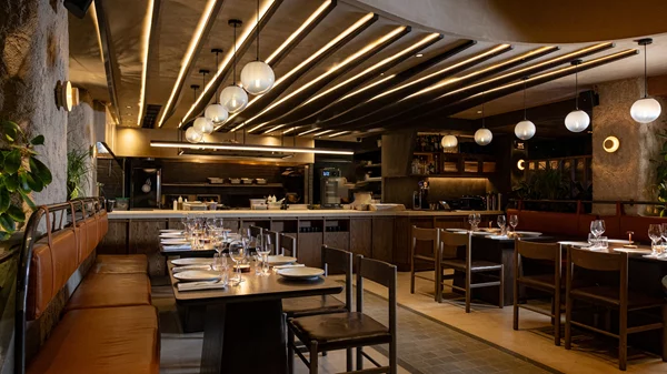 OX Athens: Λιχούδικες γιορτές στη μοντέρνα ψησταριά των Ιλισίων