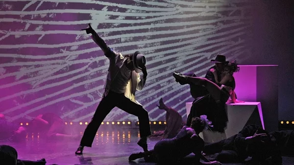 "Moonwalk": Μια μοναδική εμπειρία αφιερωμένη στον Michael Jackson