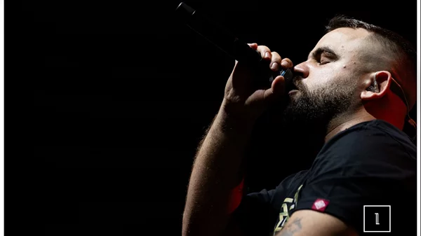 Buzz: Χιπ χοπ απογείωση στην Τεχνόπολη, από κάτι "νέα παιδιά, που το κάναν καλά"