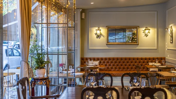 "Καρπός":  Φιλοξενία, ζεστασιά και ποιοτική ελληνική κουζίνα