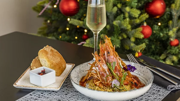 "Poseidon Athens Hotel": Χριστούγεννα με θέα το πέλαγος