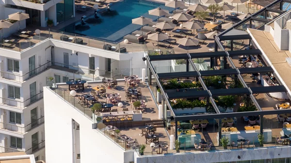 Σύγχρονη γαστρονομία με θέα στο "The Stanley Hotel"