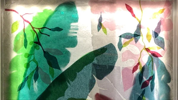 Αναμονή, επισφάλεια και ο φόβος για το άγνωστο στην έκθεση του Τάκη Γιαλελή