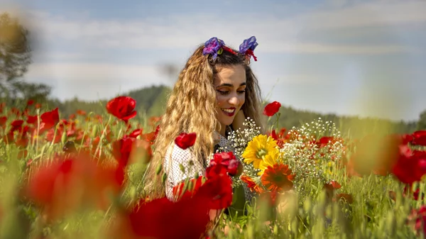 "Το σκοτάδι είναι πράσινο": Η πράσινη παράσταση της Αθηνάς Χατζηαθανασίου κάνει πρεμιέρα στο Altera Pars