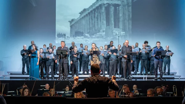 Η Αθήνα τιμά σημαντικές επετείους "απελευθέρωσης" με έναν επιτυχημένο "Φιντέλιο" στα "Ολύμπια"