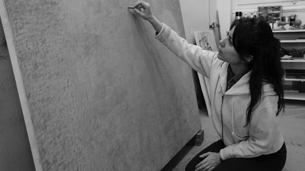 Η επιδίωξη του έρωτα στη νέα ζωγραφική έκθεση της Βαρβάρας Λιακουνάκου