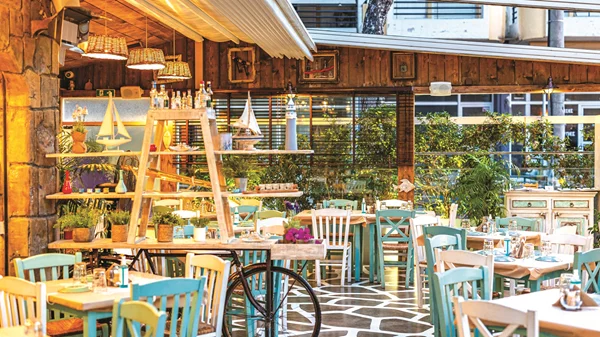 "Στις 5 γύρες": Βολιώτικες τσιπουροποσίες στην Αθήνα